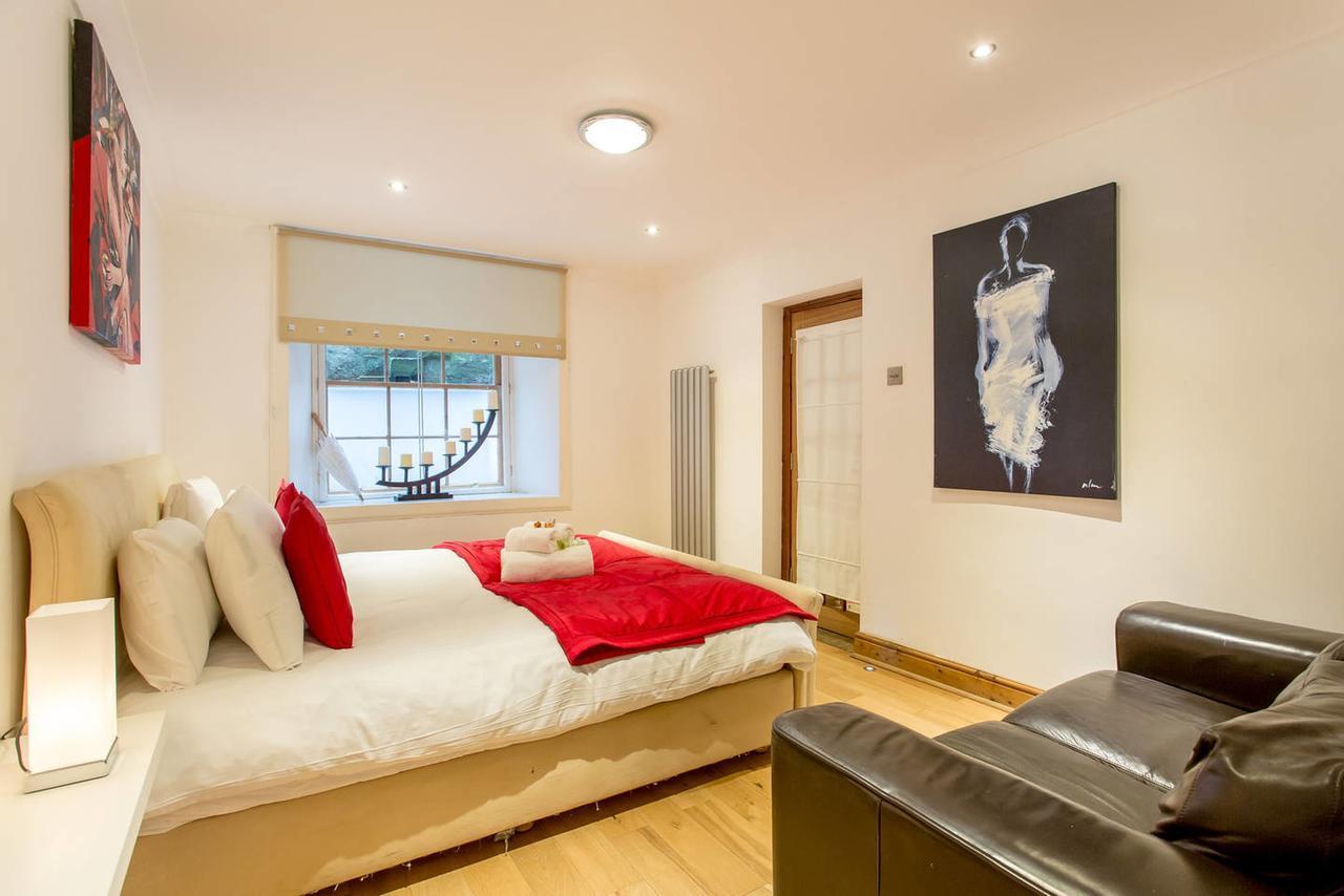 Heart Of The City By City Apartment